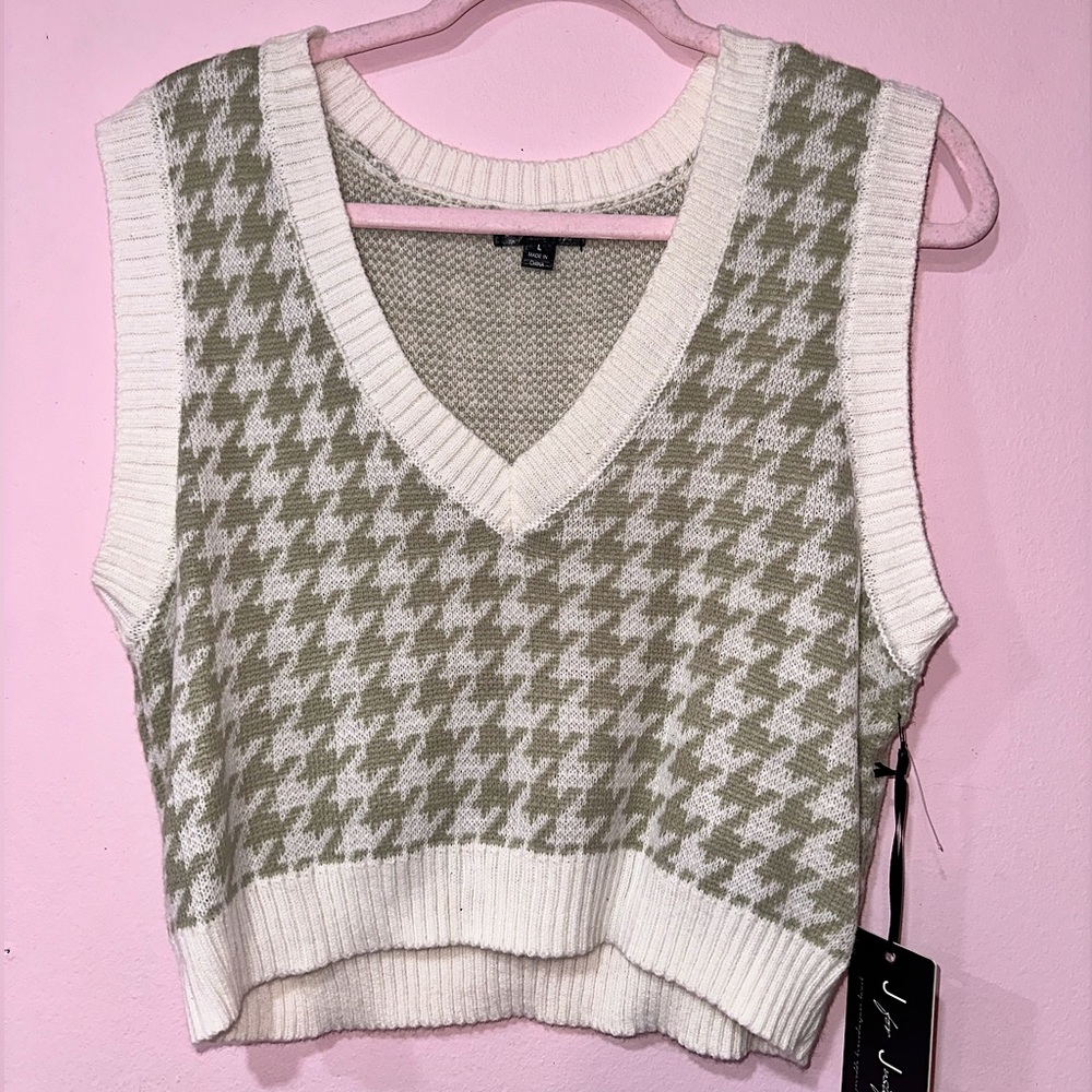 Cool pattern Sweater Vest Brand New